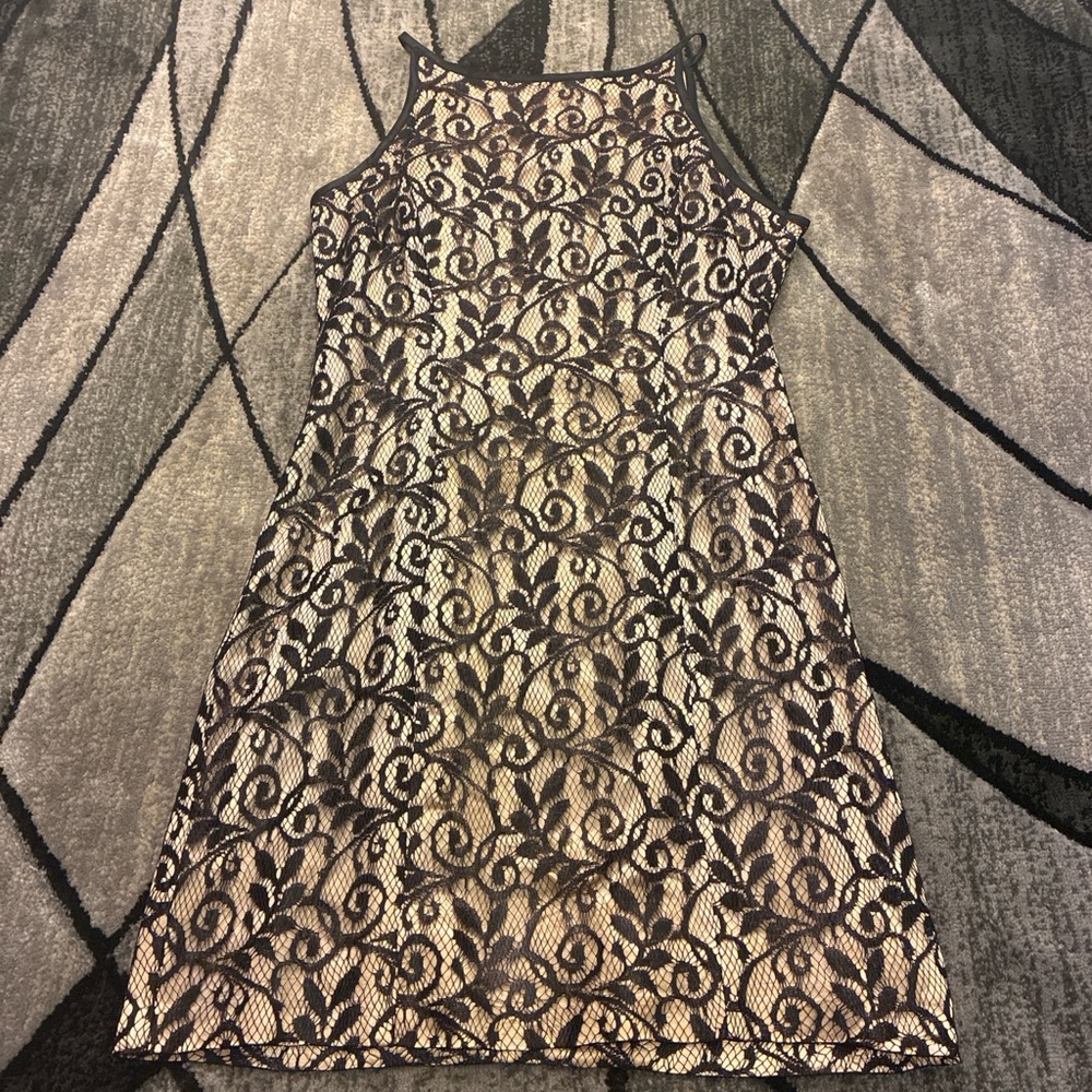 Sleeveless Lace Overlay Midi Dress in Black and Nude